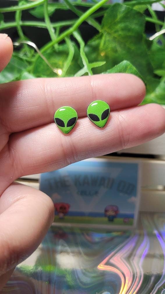 Alien Stud Earrings | Retro 90's style earrings.